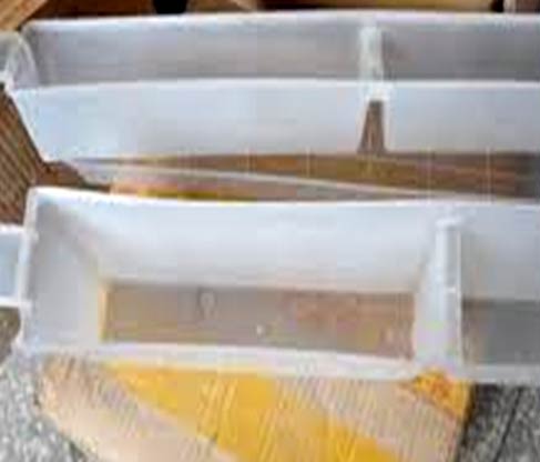 beekeeping equipment tools wholesale suppliers India,beehive distributors Delhi,bee keeping equipments dealers Dubai,bee hive manufacturers & suppliers India